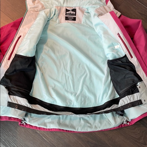 Strafe Ski Jacket - Picture 4 of 4